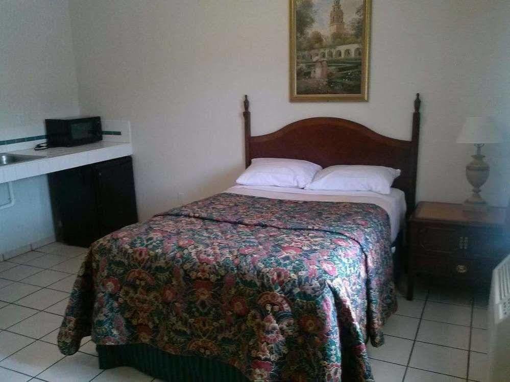 Economy Inn Paso Robles Ngoại thất bức ảnh